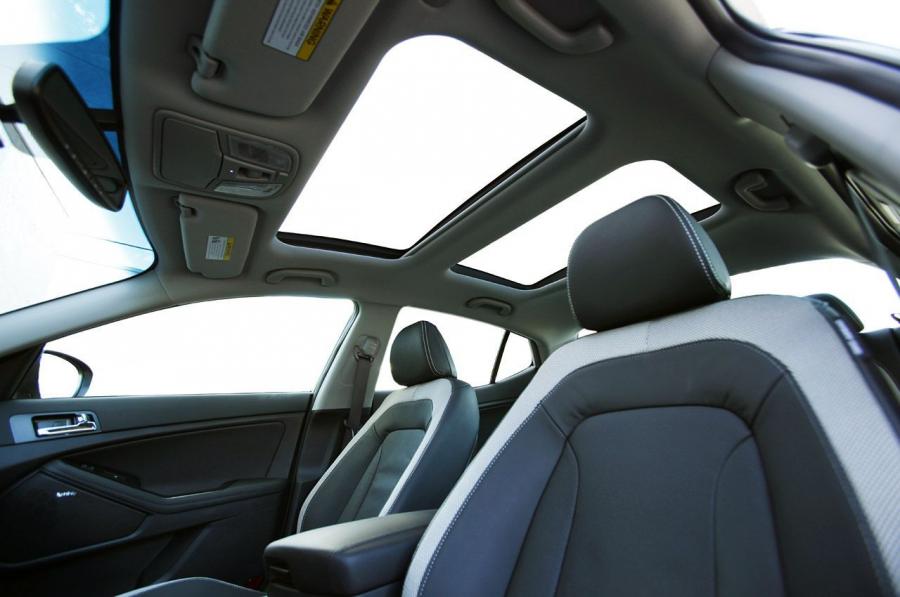  Kia Optima 2.0T 2011 года  (фото 23 из 38)